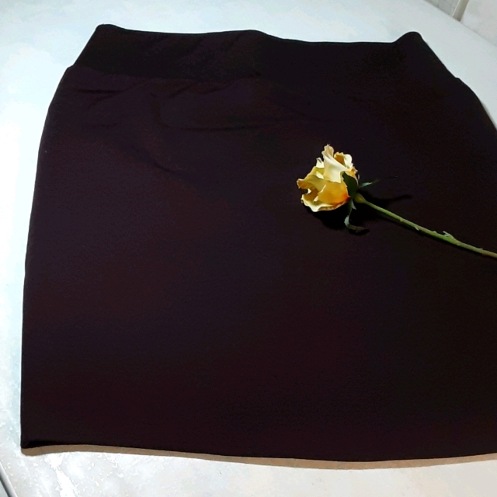 APT. 9   skirt with  SIZE XL burgundy